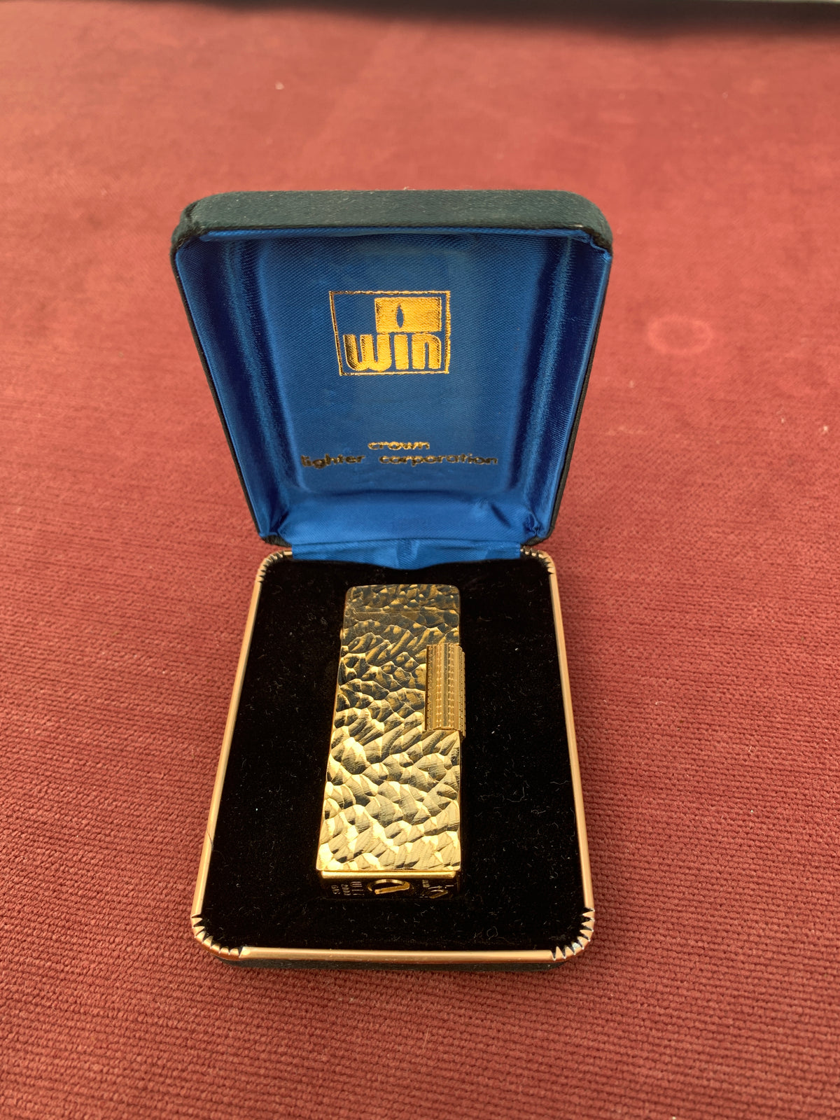Vintage Win Deluxe3500Gold Plated Lighterwith Bark Texture